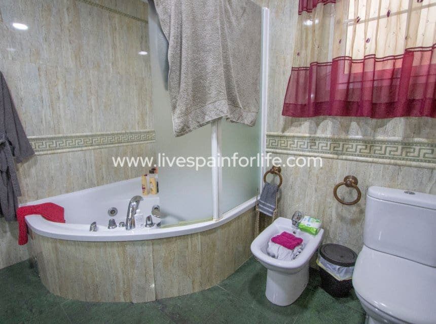 3 slaapkamer Huis te koop in Albatera met garage - € 300.000 (Ref: 10060593)