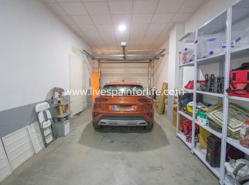 3 slaapkamer Huis te koop in Albatera met garage - € 300.000 (Ref: 10060593)