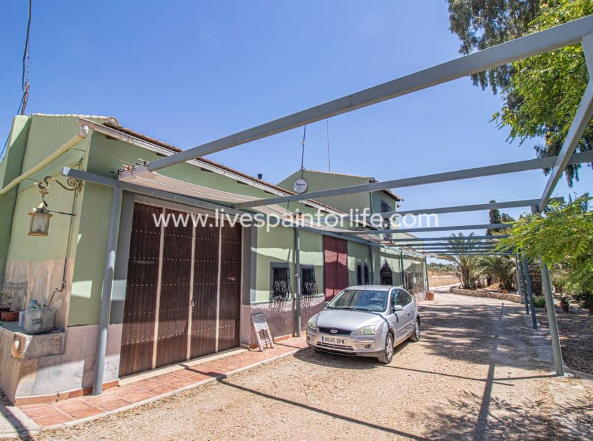 Finca/Casa Rural de 6 habitaciones en Crevillente / Crevillent en venta con piscina garaje - 399.995 € (Ref: 10062604)