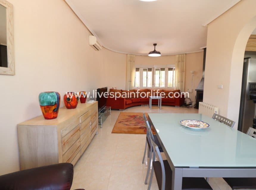 3 sypialnia Finka/Dom wiejski na sprzedaż w Miasto Alicante / Alacant z basenem garażem - 350 000 € (Ref: 10062606)