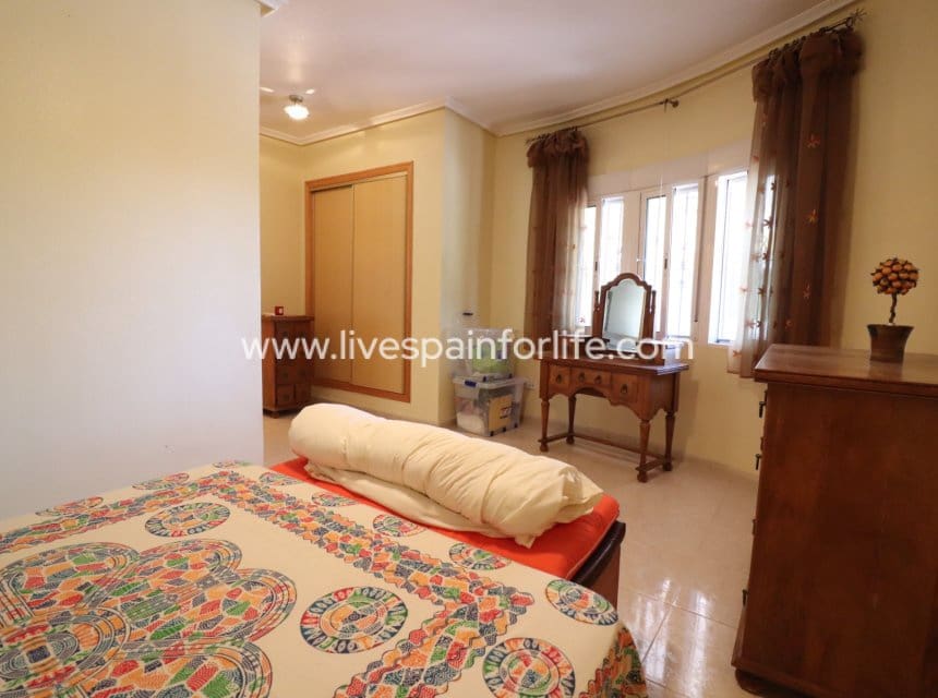 3 sypialnia Finka/Dom wiejski na sprzedaż w Miasto Alicante / Alacant z basenem garażem - 350 000 € (Ref: 10062606)
