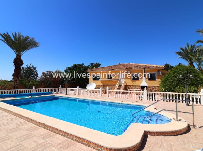 3 sypialnia Finka/Dom wiejski na sprzedaż w Miasto Alicante / Alacant z basenem garażem - 350 000 € (Ref: 10062606)