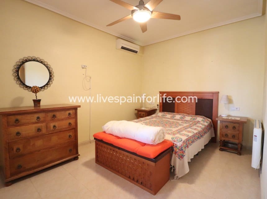 3 sypialnia Finka/Dom wiejski na sprzedaż w Miasto Alicante / Alacant z basenem garażem - 350 000 € (Ref: 10062606)