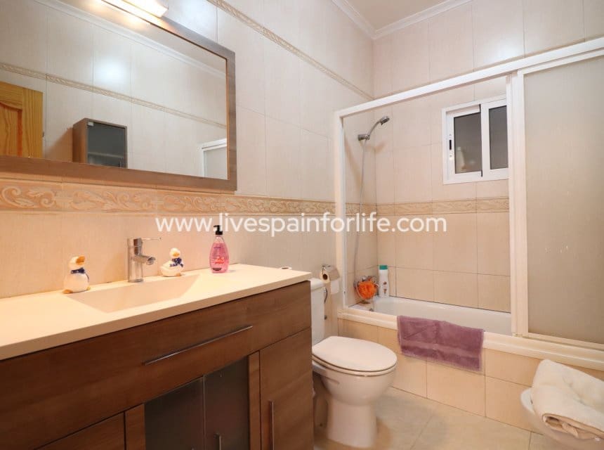 3 sypialnia Finka/Dom wiejski na sprzedaż w Miasto Alicante / Alacant z basenem garażem - 350 000 € (Ref: 10062606)