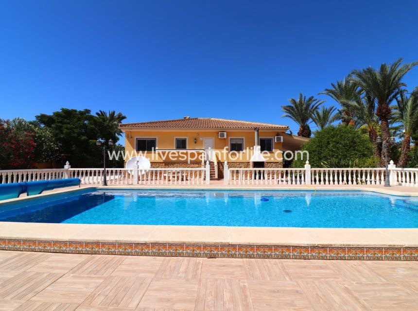 3 sypialnia Finka/Dom wiejski na sprzedaż w Miasto Alicante / Alacant z basenem garażem - 350 000 € (Ref: 10062606)
