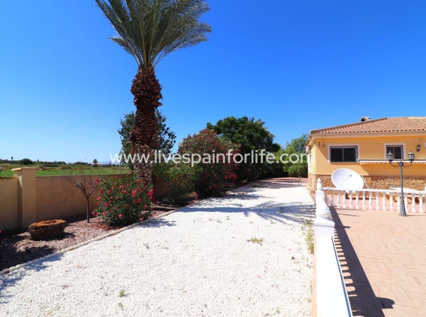 3 sypialnia Finka/Dom wiejski na sprzedaż w Miasto Alicante / Alacant z basenem garażem - 350 000 € (Ref: 10062606)