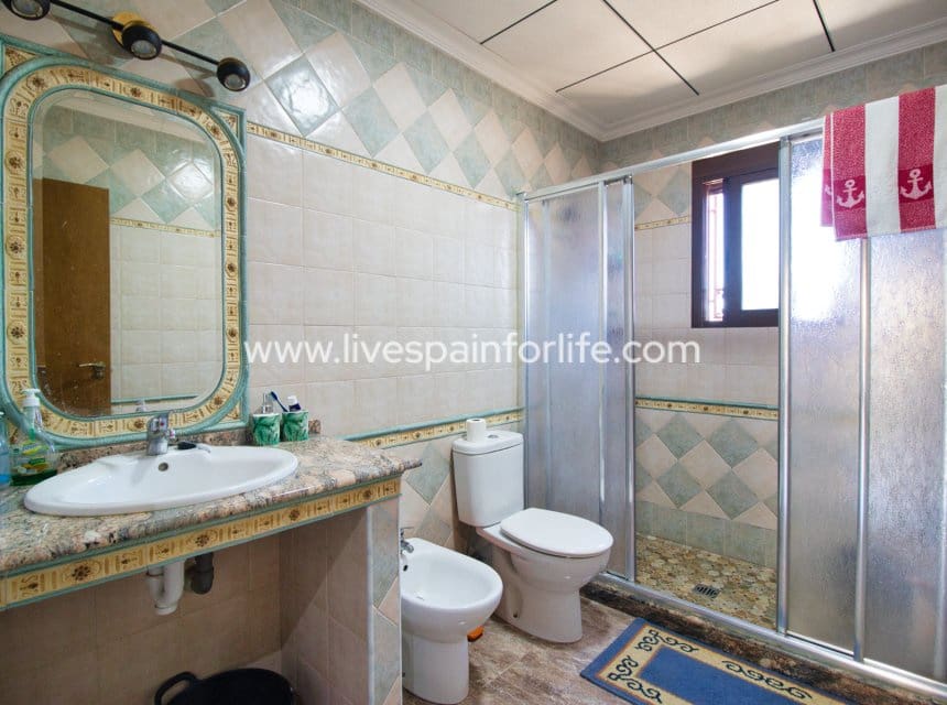 4 slaapkamer Finca/Landhuis te koop in Cox met zwembad garage - € 348.000 (Ref: 10062607)
