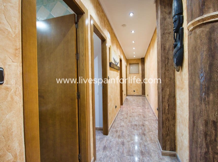 4 slaapkamer Finca/Landhuis te koop in Cox met zwembad garage - € 348.000 (Ref: 10062607)