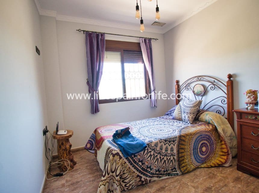 4 slaapkamer Finca/Landhuis te koop in Cox met zwembad garage - € 348.000 (Ref: 10062607)