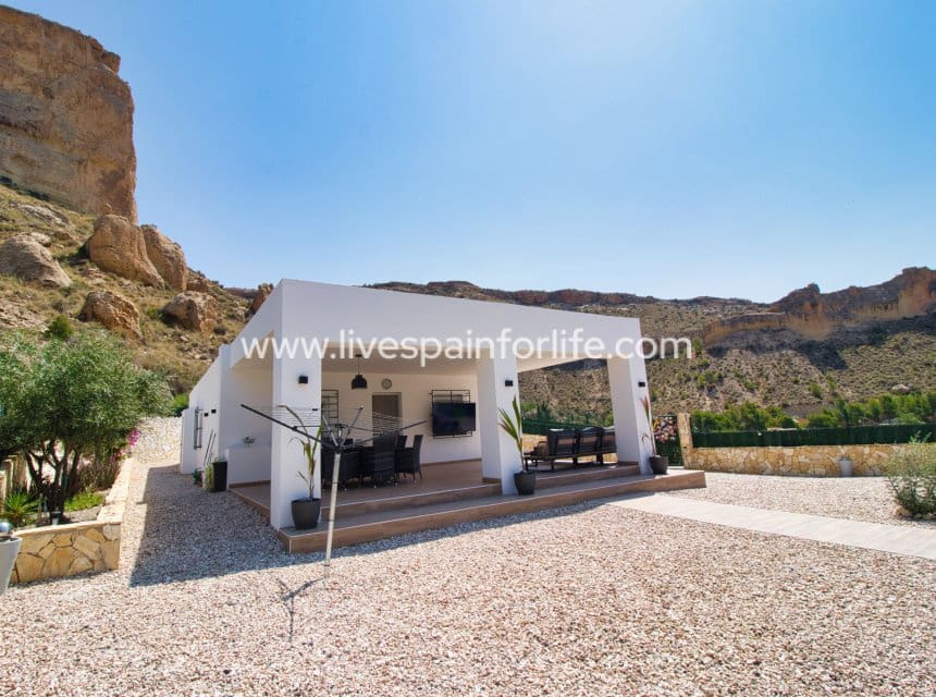 3 slaapkamer Finca/Landhuis te koop in Crevillente / Crevillent met zwembad garage - € 395.000 (Ref: 10062616)
