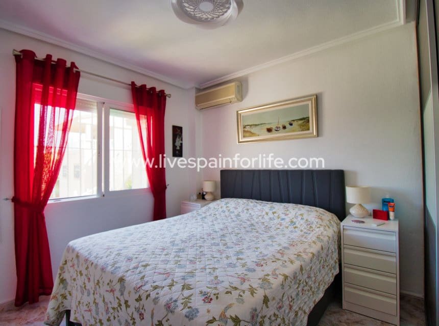 3 Zimmer Villa zu verkaufen in Ciudad Quesada mit Pool Garage - 325.000 € (Ref: 10062619)