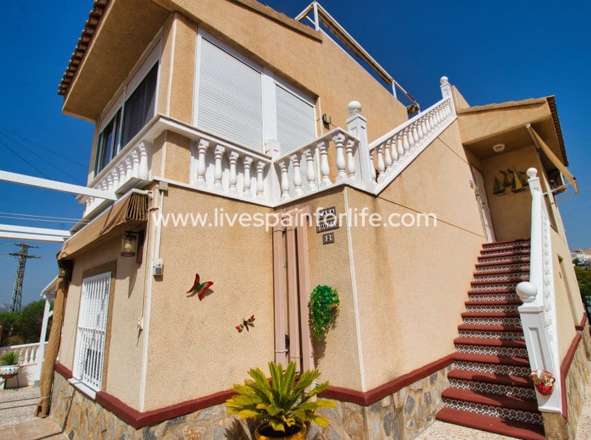 3 Zimmer Villa zu verkaufen in Ciudad Quesada mit Pool Garage - 325.000 € (Ref: 10062619)