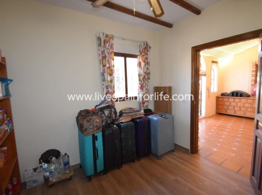 3 bedroom Villa for sale in Daya Vieja with pool garage - € 397,500 (Ref: 10062622)