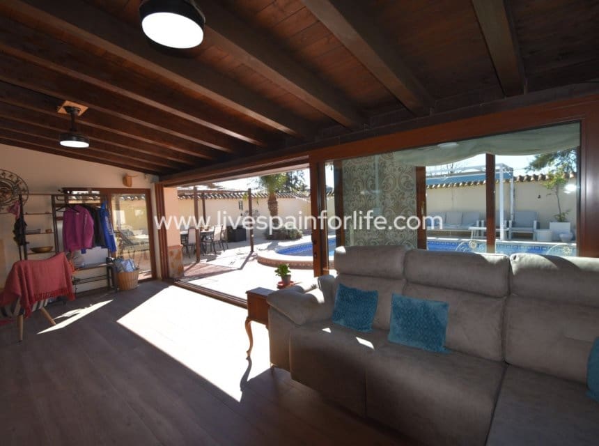 3 bedroom Villa for sale in Daya Vieja with pool garage - € 397,500 (Ref: 10062622)