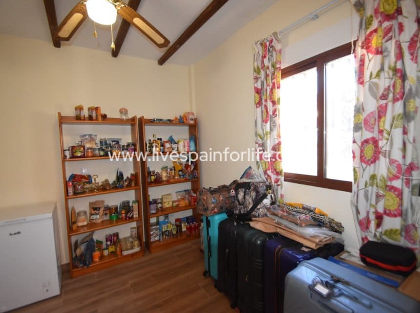 3 bedroom Villa for sale in Daya Vieja with pool garage - € 397,500 (Ref: 10062622)