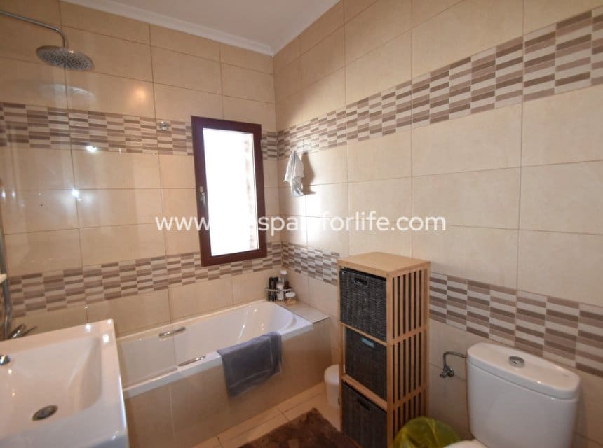 3 bedroom Villa for sale in Daya Vieja with pool garage - € 397,500 (Ref: 10062622)
