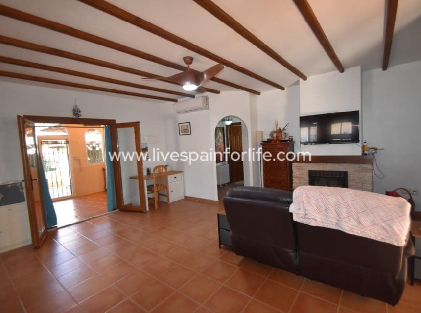 3 bedroom Villa for sale in Daya Vieja with pool garage - € 397,500 (Ref: 10062622)