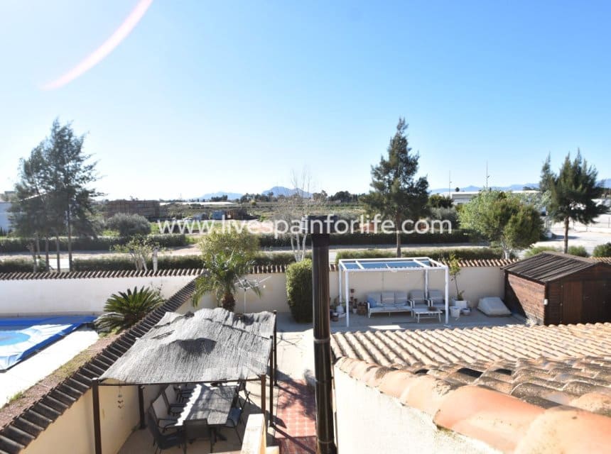 3 bedroom Villa for sale in Daya Vieja with pool garage - € 397,500 (Ref: 10062622)