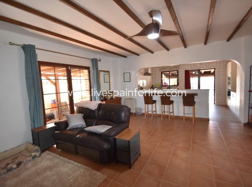 3 bedroom Villa for sale in Daya Vieja with pool garage - € 397,500 (Ref: 10062622)