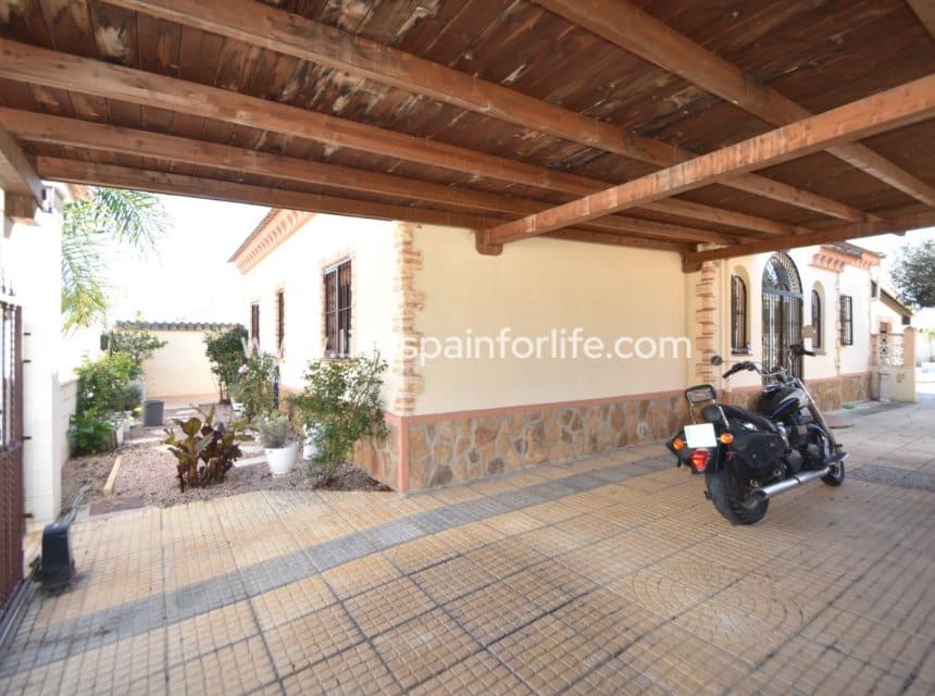 3 bedroom Villa for sale in Daya Vieja with pool garage - € 397,500 (Ref: 10062622)