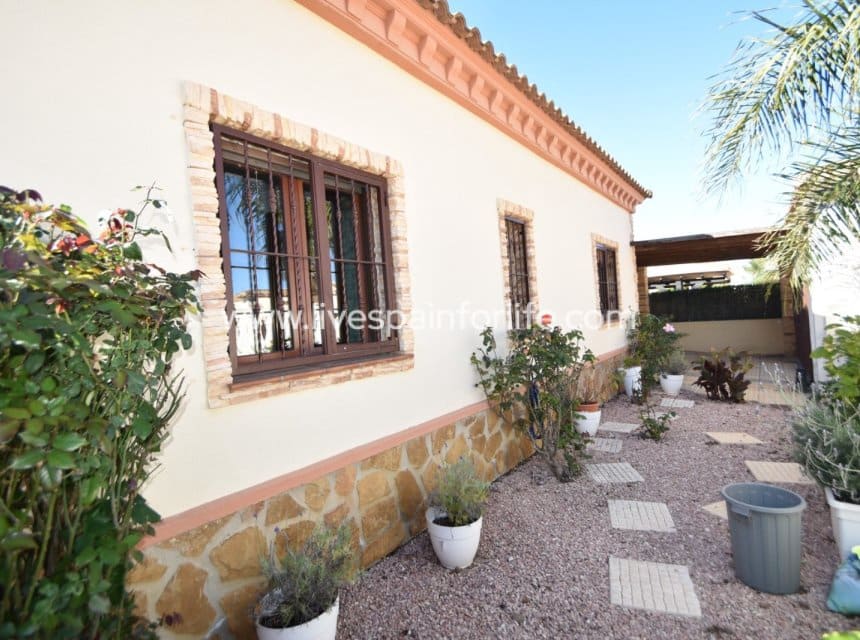 3 bedroom Villa for sale in Daya Vieja with pool garage - € 397,500 (Ref: 10062622)