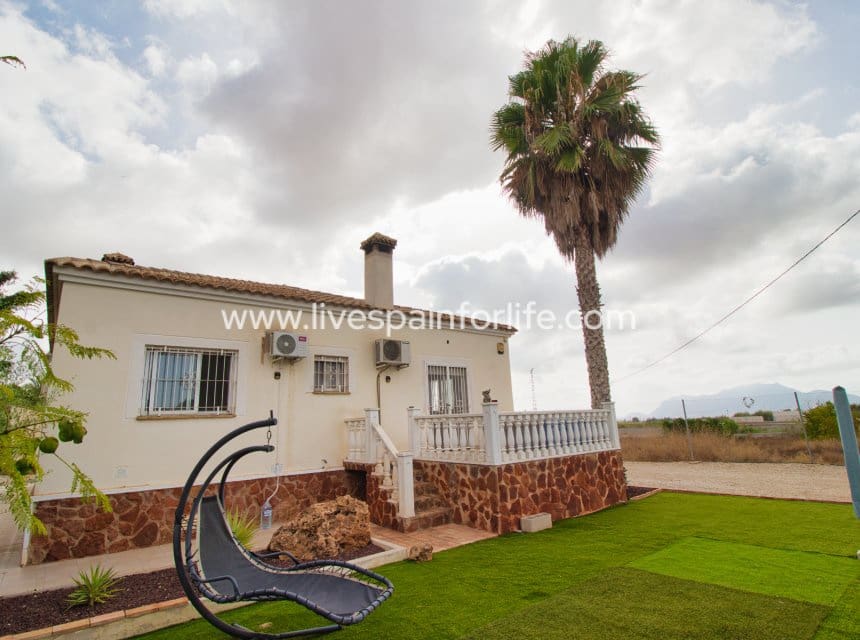 3 slaapkamer Finca/Landhuis te koop in La Murada met zwembad - € 260.000 (Ref: 10062730)