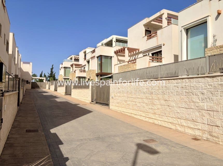 3 camera da letto Villetta Bifamiliare in vendita in Ciudad Quesada con piscina garage - 470.000 € (Rif: 10062738)