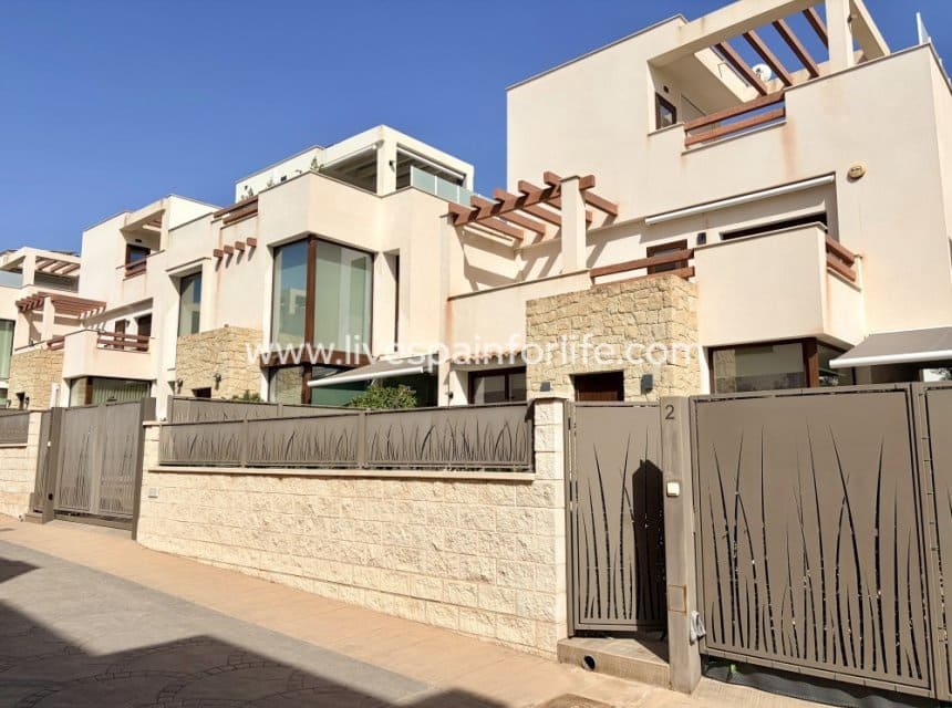 3 camera da letto Villetta Bifamiliare in vendita in Ciudad Quesada con piscina garage - 470.000 € (Rif: 10062738)