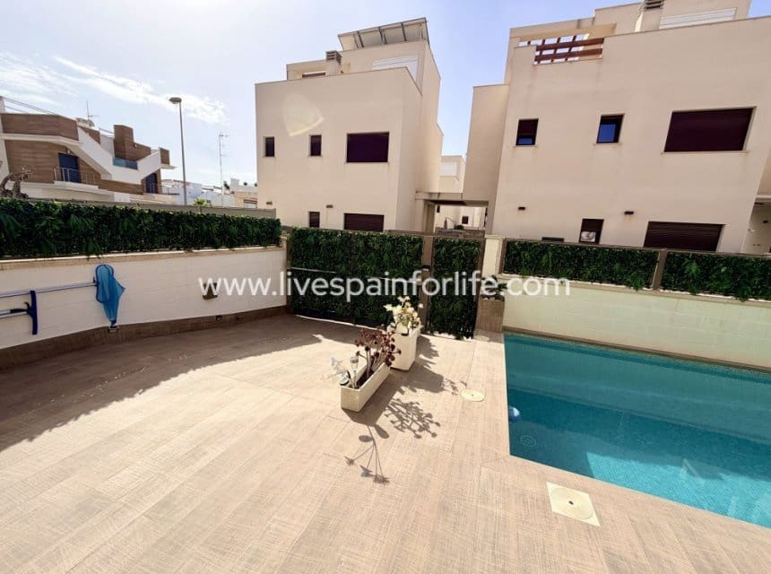 3 camera da letto Villetta Bifamiliare in vendita in Ciudad Quesada con piscina garage - 470.000 € (Rif: 10062738)