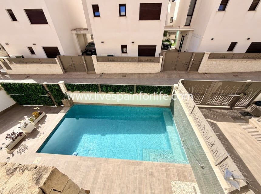 3 camera da letto Villetta Bifamiliare in vendita in Ciudad Quesada con piscina garage - 470.000 € (Rif: 10062738)