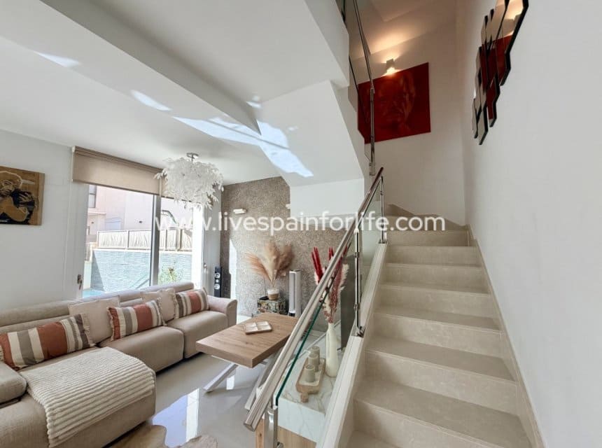 3 camera da letto Villetta Bifamiliare in vendita in Ciudad Quesada con piscina garage - 470.000 € (Rif: 10062738)