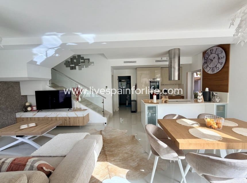 3 camera da letto Villetta Bifamiliare in vendita in Ciudad Quesada con piscina garage - 470.000 € (Rif: 10062738)