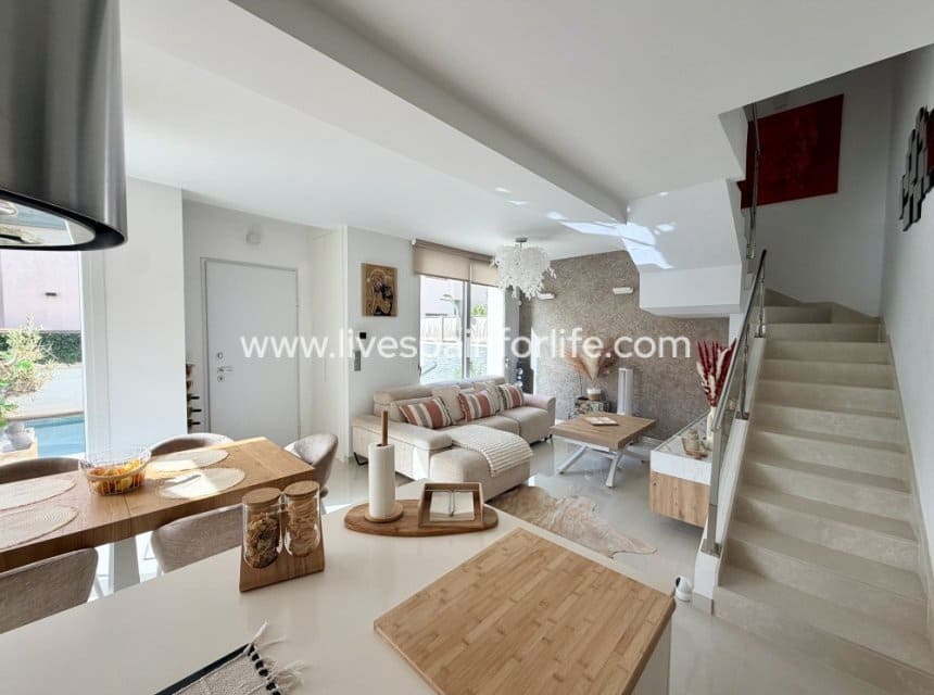 3 camera da letto Villetta Bifamiliare in vendita in Ciudad Quesada con piscina garage - 470.000 € (Rif: 10062738)