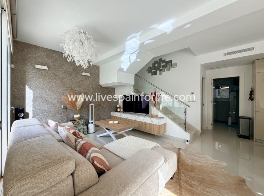 3 camera da letto Villetta Bifamiliare in vendita in Ciudad Quesada con piscina garage - 470.000 € (Rif: 10062738)