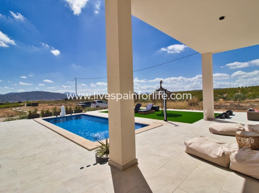 Finca/Casa Rural de 3 habitaciones en Pinoso en venta con piscina garaje - 399.900 € (Ref: 10072982)