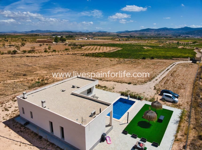 Finca/Casa Rural de 3 habitaciones en Pinoso en venta con piscina garaje - 399.900 € (Ref: 10072982)