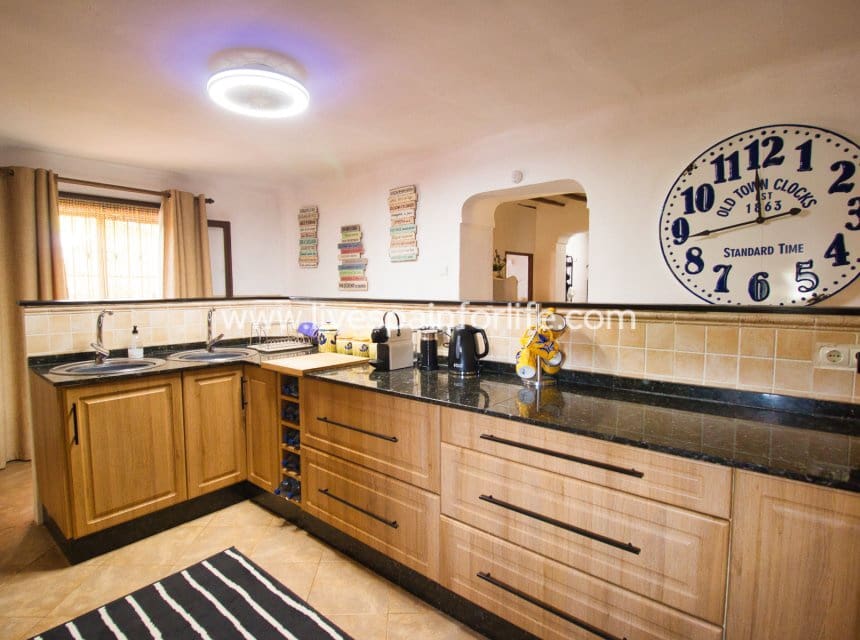 5 quarto Quinta/Casa Rural para venda em La Romana com piscina garagem - 545 000 € (Ref: 10073190)