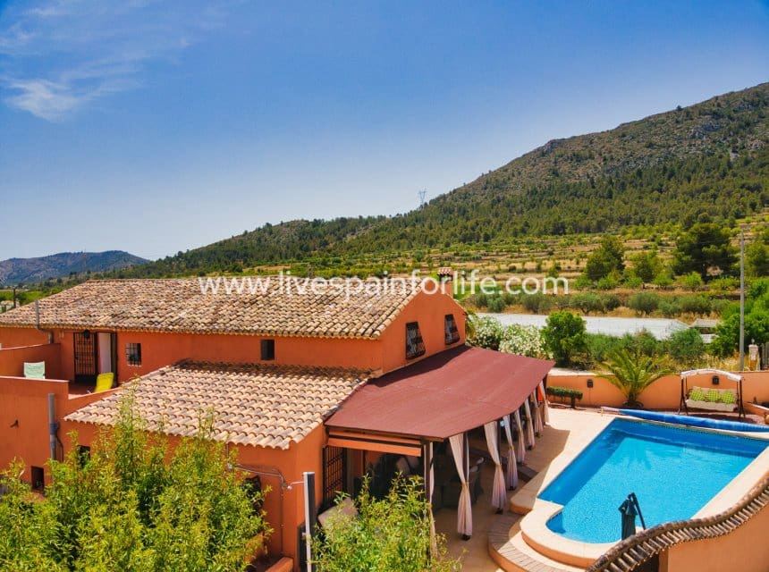 5 quarto Quinta/Casa Rural para venda em La Romana com piscina garagem - 545 000 € (Ref: 10073190)