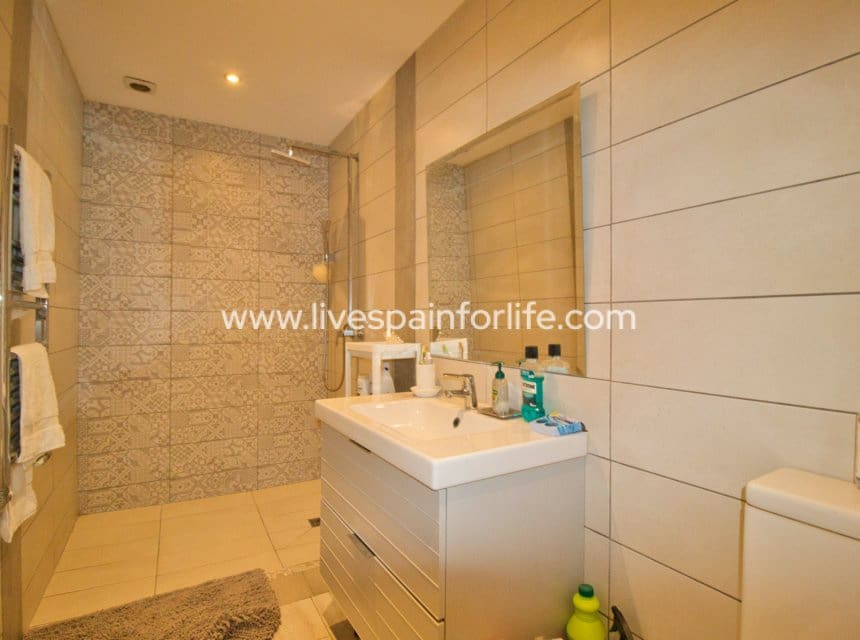 5 makuuhuone Maalaistalo myytävänä paikassa Pinoso mukana uima-altaan 
autotalli - 395 000 € (Ref: 10073194)