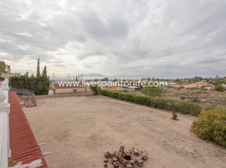 4 bedroom Finca/Country House for sale in Albatera with pool garage - € 362,000 (Ref: 10073198)