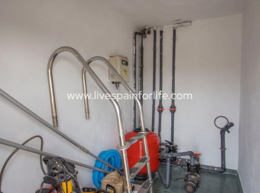 4 bedroom Finca/Country House for sale in Albatera with pool garage - € 362,000 (Ref: 10073198)