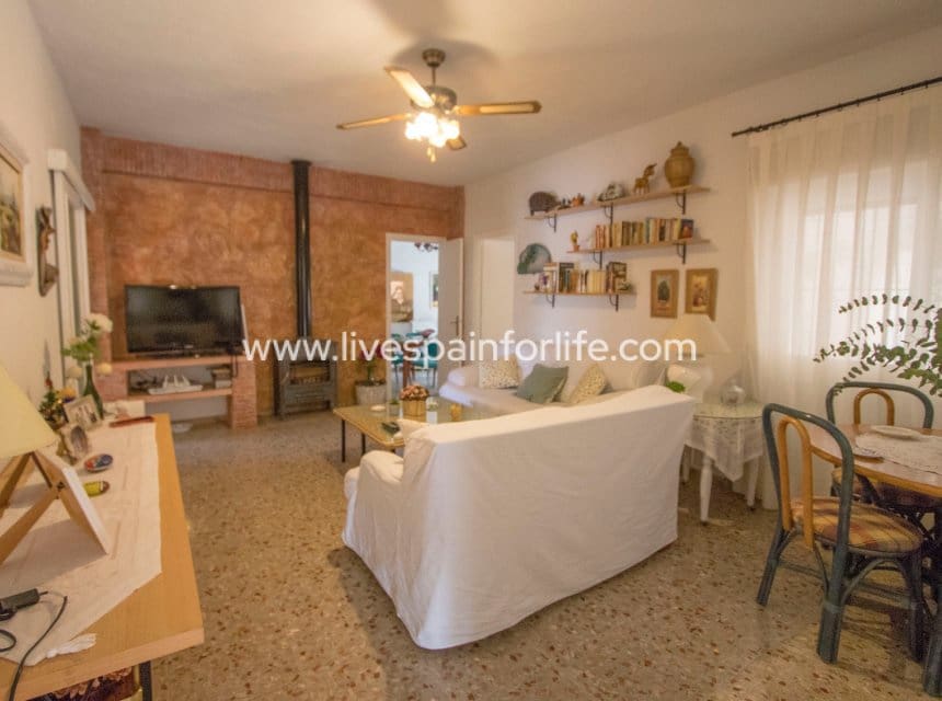 4 bedroom Finca/Country House for sale in Albatera with pool garage - € 362,000 (Ref: 10073198)