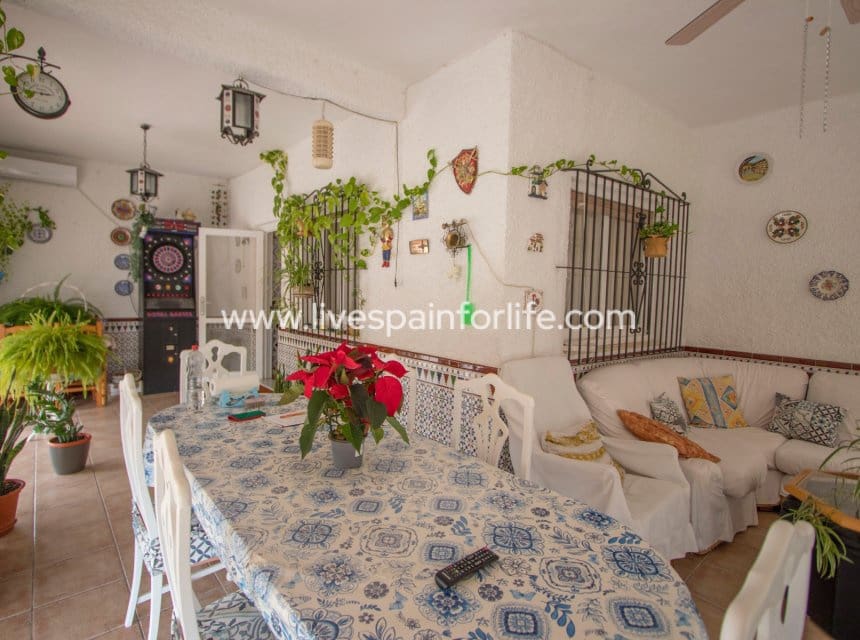 4 bedroom Finca/Country House for sale in Albatera with pool garage - € 362,000 (Ref: 10073198)