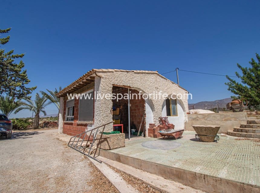 6 soverom Finca/Herregård til salgs i Alicante by med svømmebasseng garasje - € 399 995 (Ref: 10076784)