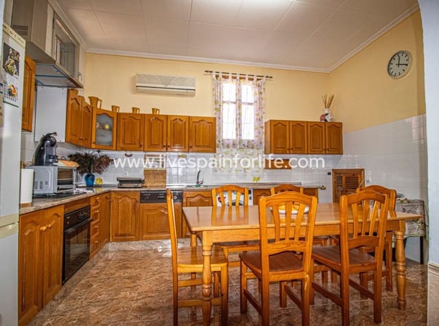 6 quarto Quinta/Casa Rural para venda em Alicante cidade com piscina garagem - 399 995 € (Ref: 10076784)