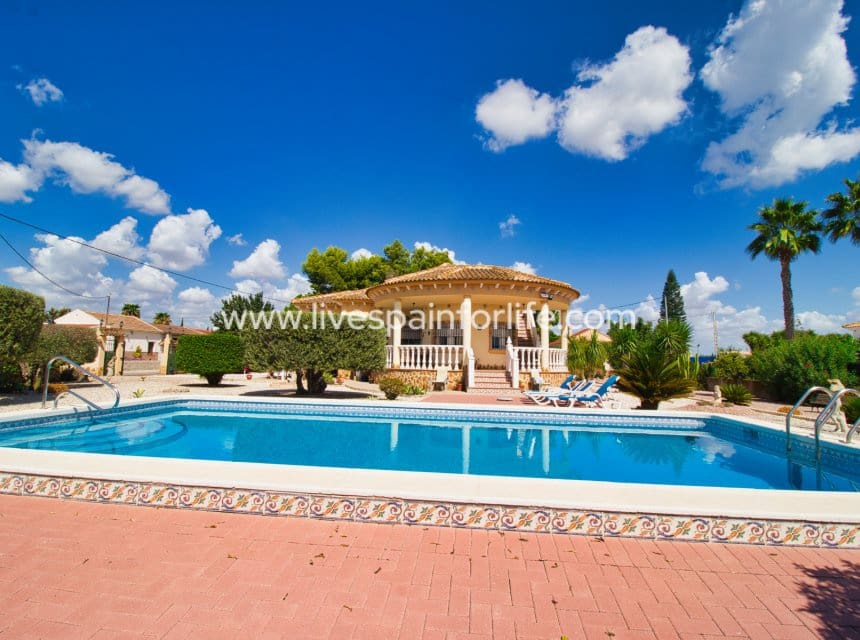 3 slaapkamer Finca/Landhuis te koop in Catral met zwembad - € 389.000 (Ref: 10076785)