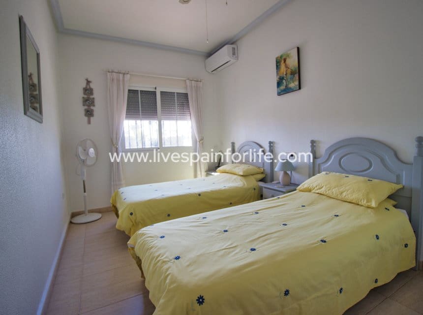 3 slaapkamer Finca/Landhuis te koop in Catral met zwembad - € 389.000 (Ref: 10076785)