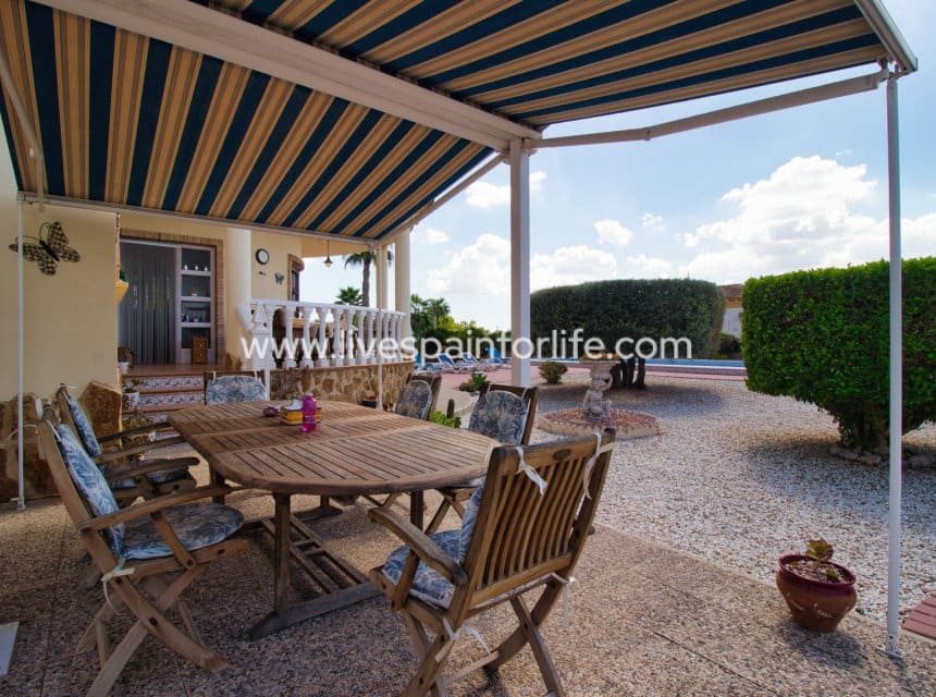 3 slaapkamer Finca/Landhuis te koop in Catral met zwembad - € 389.000 (Ref: 10076785)