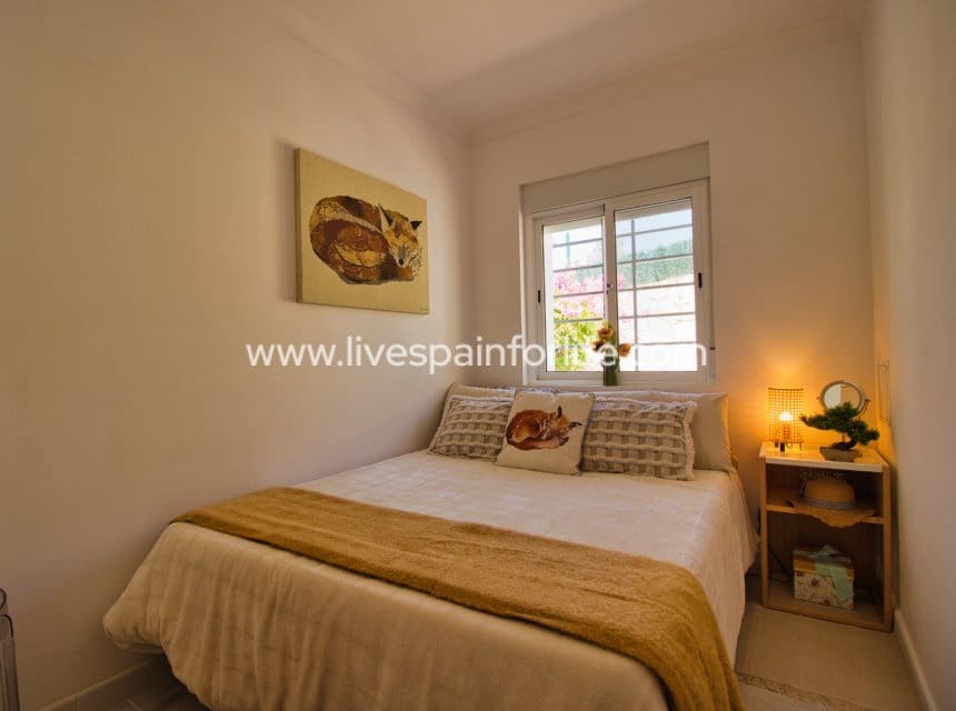 3 chambre Finca/Maison de Campagne à vendre à Alicante ville avec piscine garage - 395 000 € (Ref: 10076789)