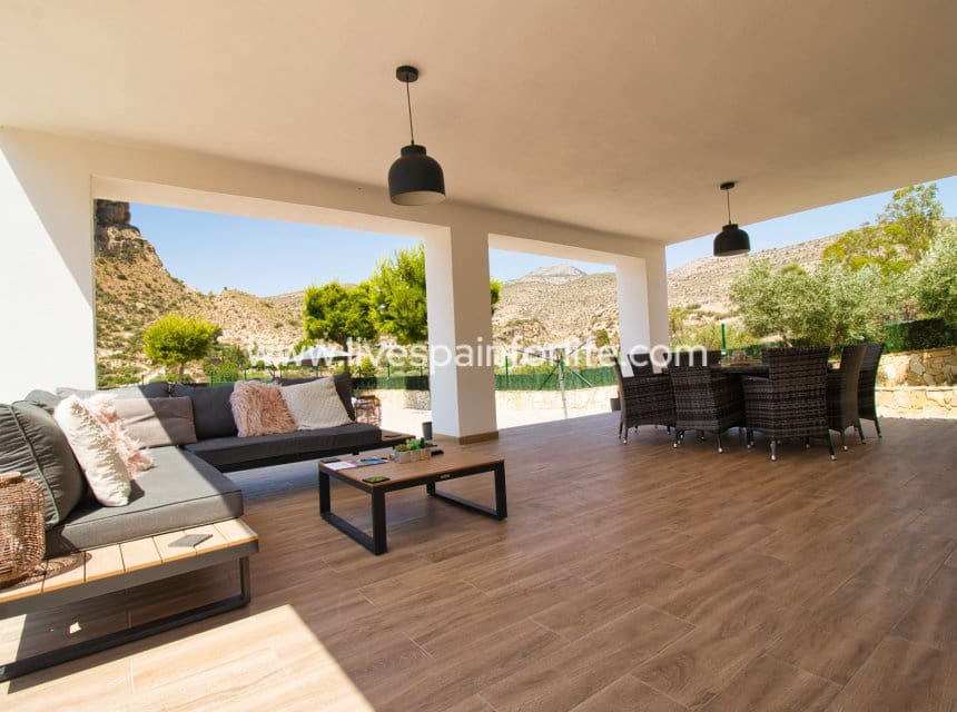 3 chambre Finca/Maison de Campagne à vendre à Alicante ville avec piscine garage - 395 000 € (Ref: 10076789)
